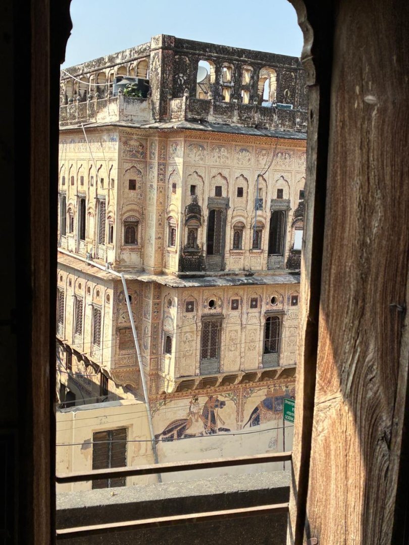 Explore the Open-Air Art Gallery of Mandawa - Day Trip from Jaipur