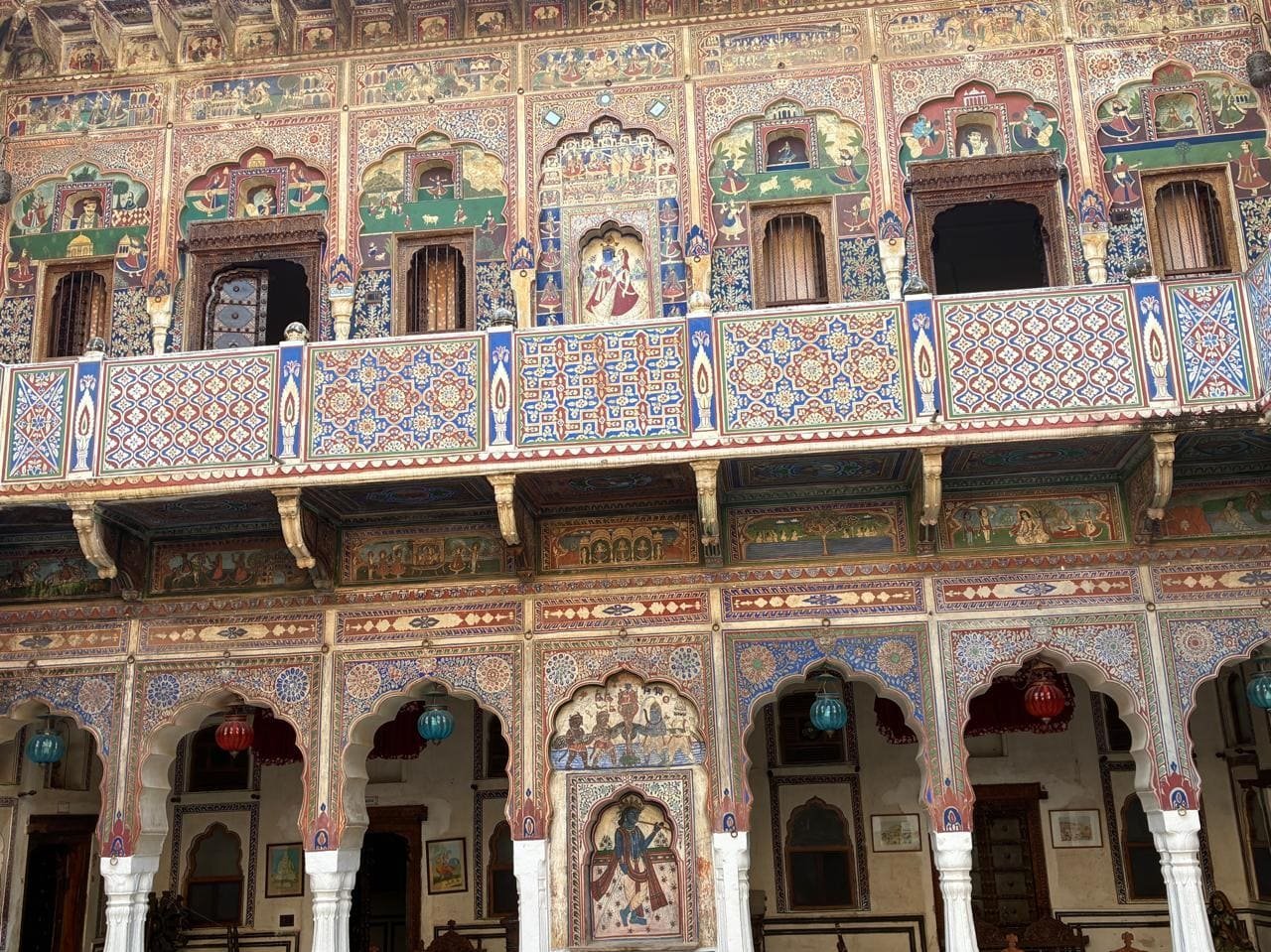 Explore the Open-Air Art Gallery of Mandawa - Day Trip from Jaipur