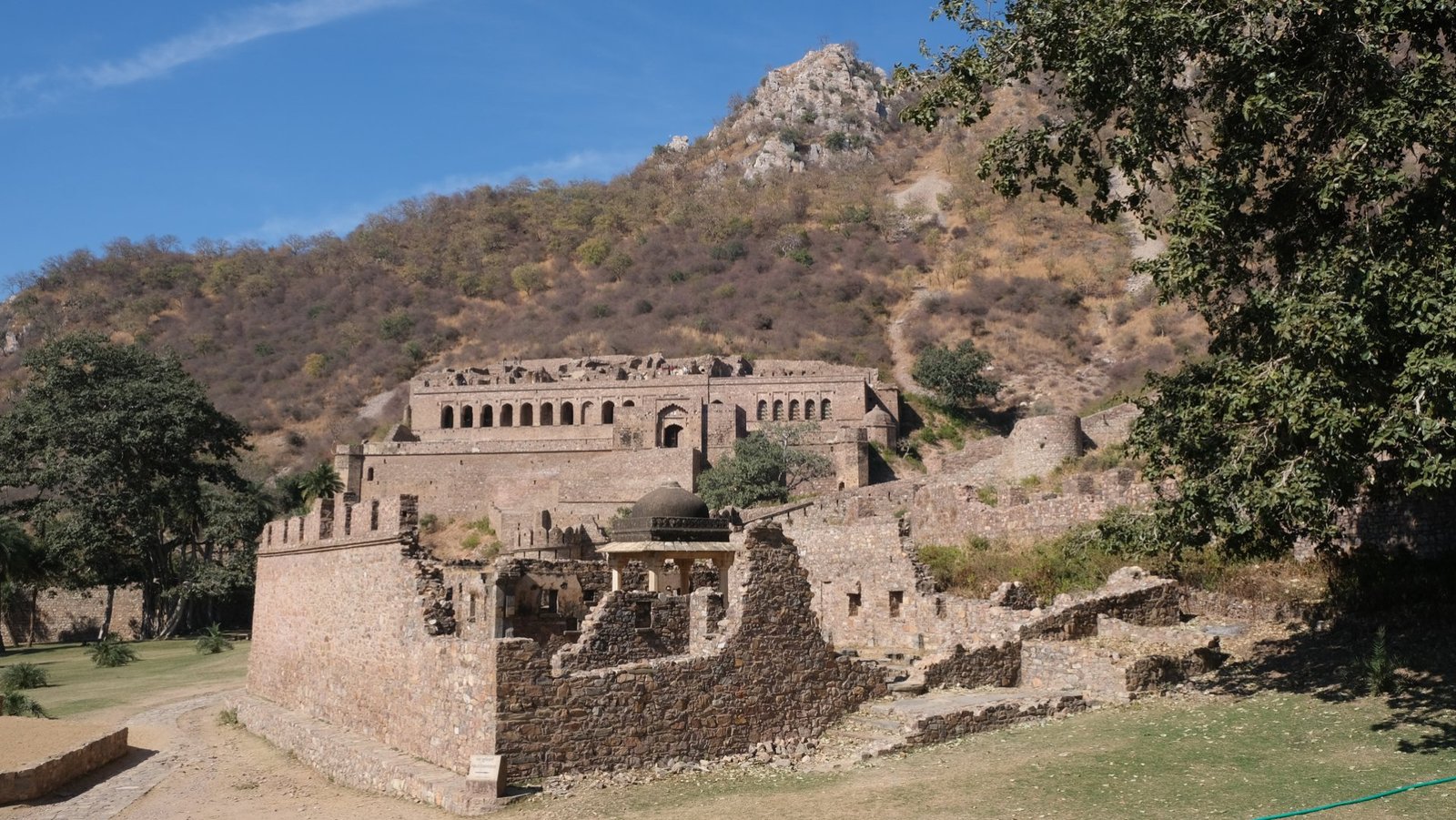 Bhangarh Fort & Chand Baori Stepwell - Private Day Trip from Jaipur