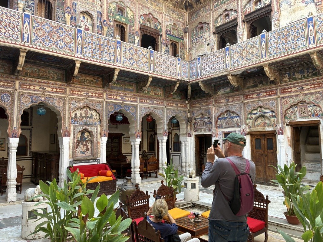 Explore the Open-Air Art Gallery of Mandawa - Day Trip from Jaipur